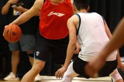 关于福建男篮雄心勃勃，冲刺胜利的信息