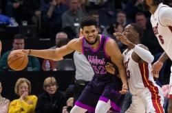 森林狼队韦德恢复状态，带领球队取胜