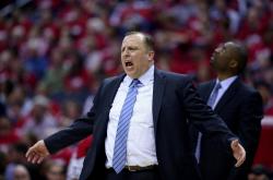 包含FIBA颁发最佳教练奖项俄罗斯队夺冠的词条