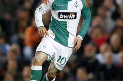 包含汉堡客场战平云达不莱梅，保持不败记录的词条