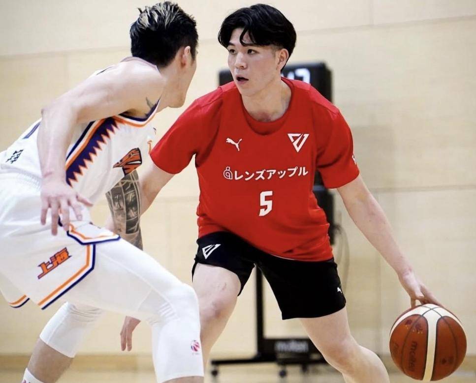 上海男篮主帅战术妙传,带领球队夺冠 上海男篮主帅战术妙传,带领球队夺冠