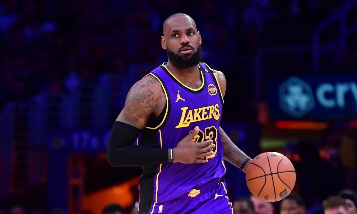 快船击败湖人,取得重要胜利 快船击败湖人,取得重要胜利