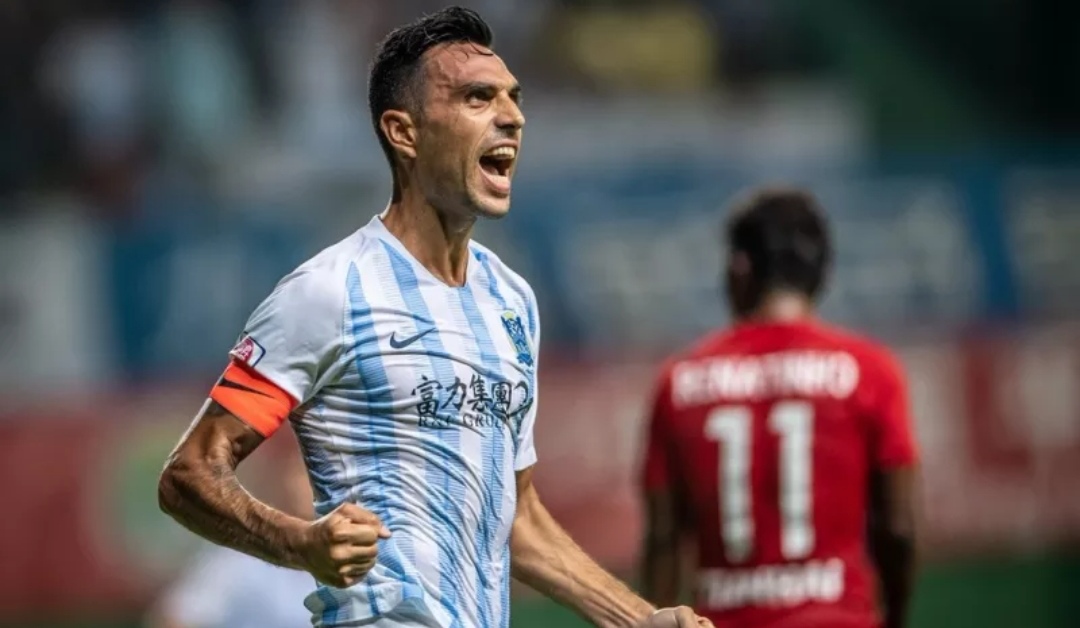 富力球员进攻凶猛,破敌得手积分 富力球员进攻凶猛,破敌得手积分