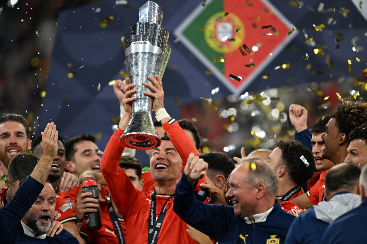 比利时女足斩获决赛胜利,夺冠 比利时女足斩获决赛胜利,夺冠